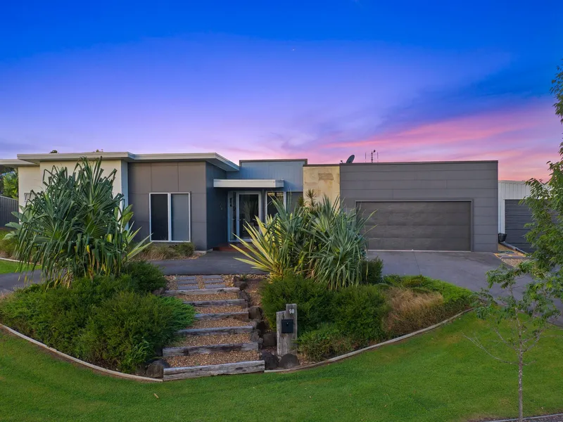 PRIME LOACTION LARGE FAMILY HOME WITH HUGE SHED!