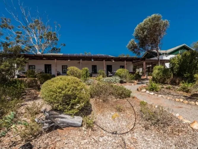 ULTIMATE LIFESTYLE PROPERTY WITH 2 DWELLINGS, SET IN 7987M2 WITH AWARD WINNING BED & BREAKFAST