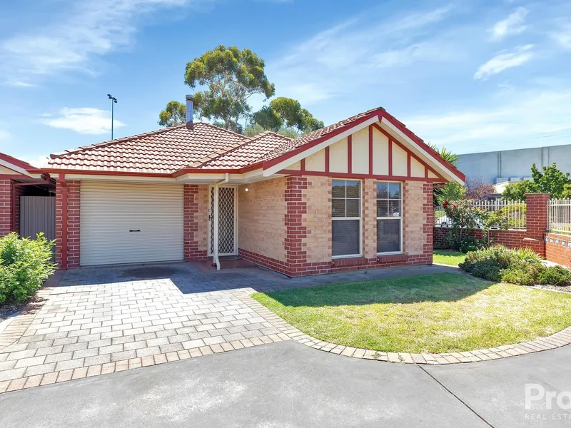 EXCEPTIONAL OPPORTUNITY TO SECURE THIS MUCH ADMIRED FREESTANDING  3 BEDROOM HOMETTE IN PRIVATE CUL-DE-SAC STRATA TITLE GROUP