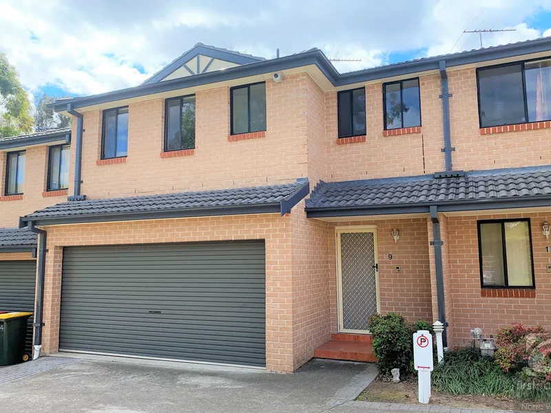 Walk to Quakers Hill Station