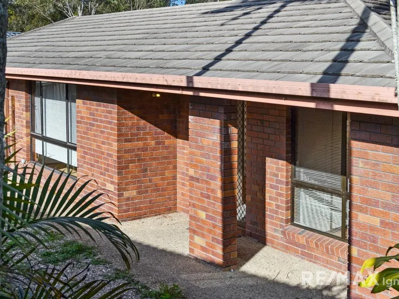 Beautiful three bedrooms, located in Middle Park