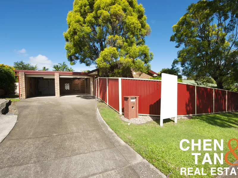 Perfect 4 bedrooms home for family with pool maintenance included