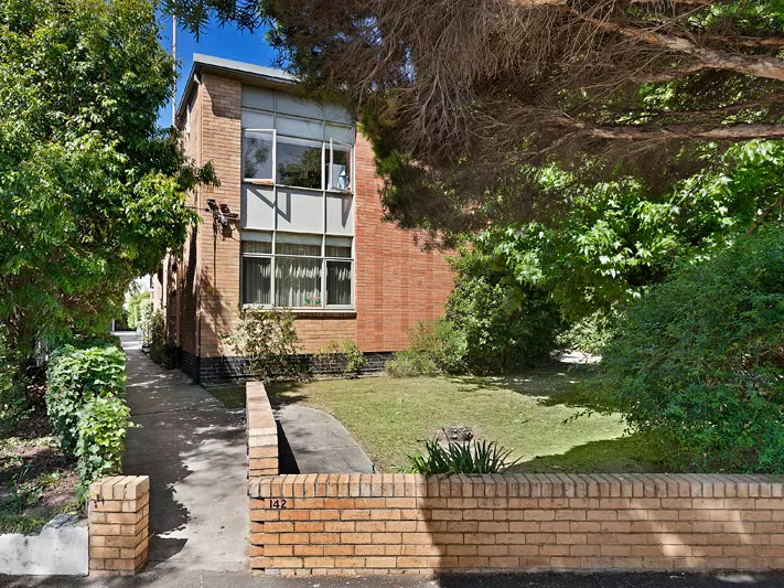 SPACIOUS, STYLISH AND UNBEATABLE LOCATION