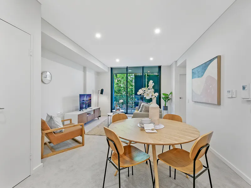 Modern and spacious two bed opposite Carlingford Court!