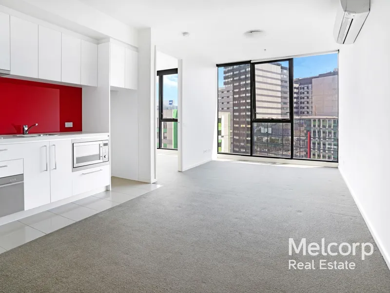 LARGE 1 BED APARTMENT IN THE HEART OF CBD
