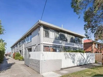 Neat & Tidy One Bedroom Unit!!