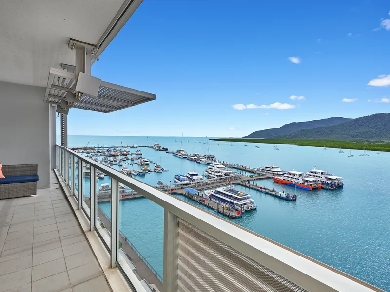 EXECUTIVE APARTMENT FOR SALE AT CAIRNS HARBOUR LIGHTS!