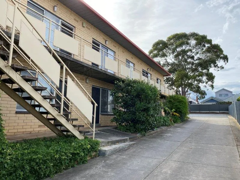 GREAT UNIT & GREAT LOCATION – 1 BR with car park