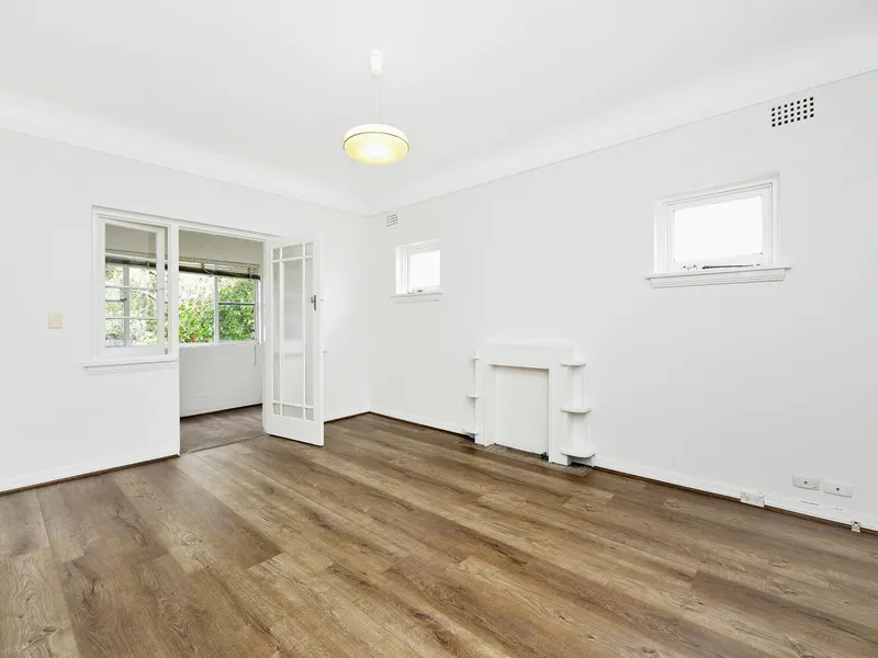 Renovated Ground Floor Apartment With Parking