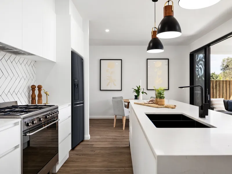 Brand new luxurious townhouse with meticulously finished interiors & a blue chip address, now available to purchase. Move in May 2021. 3 now sold.