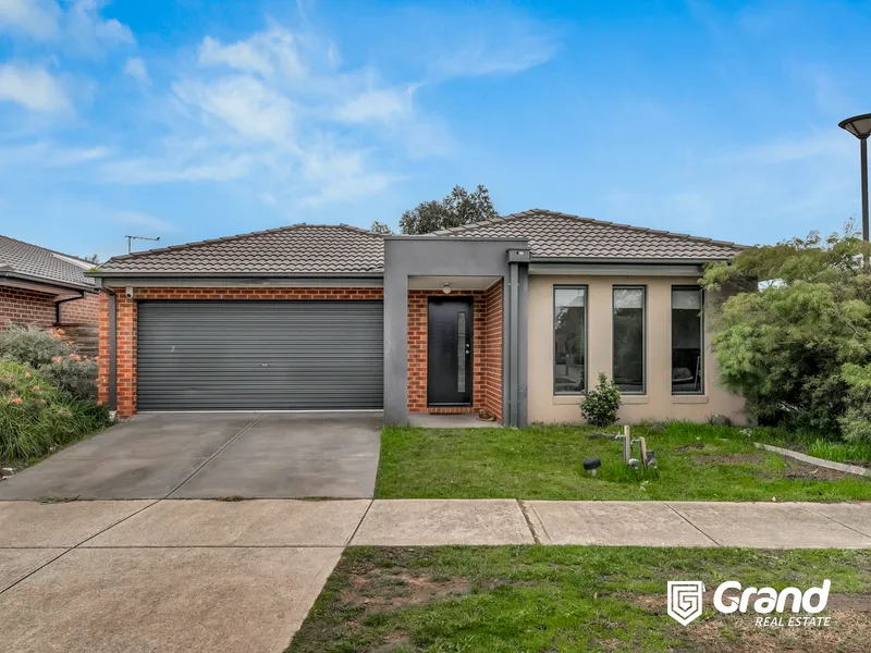 BEAUTIFUL 4 BEDROOM FAMILY HOME IN OFFICER!