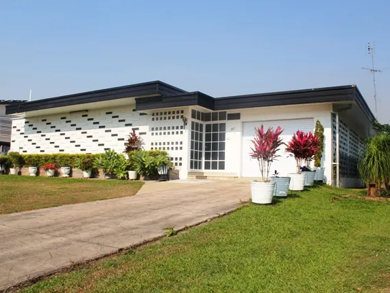 A REAL SHOWCASE OF ELEGANCE