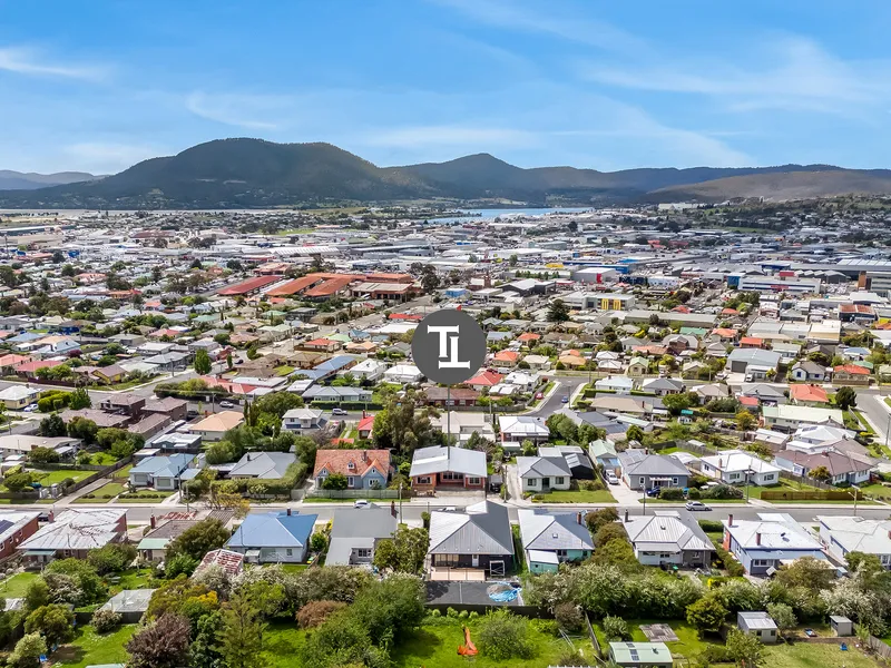 Large Family Home with Multiple Living Areas