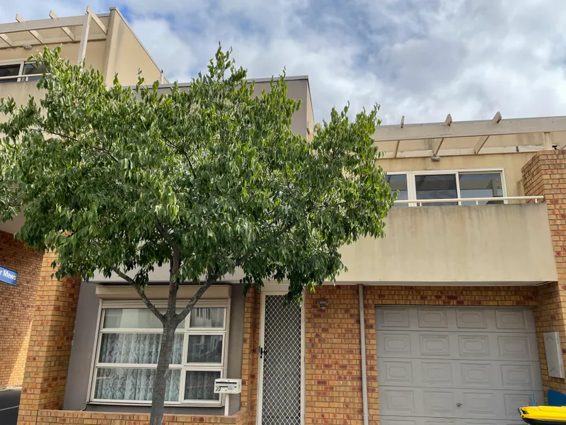 DOUBLE STOREY TOWNHOUSE