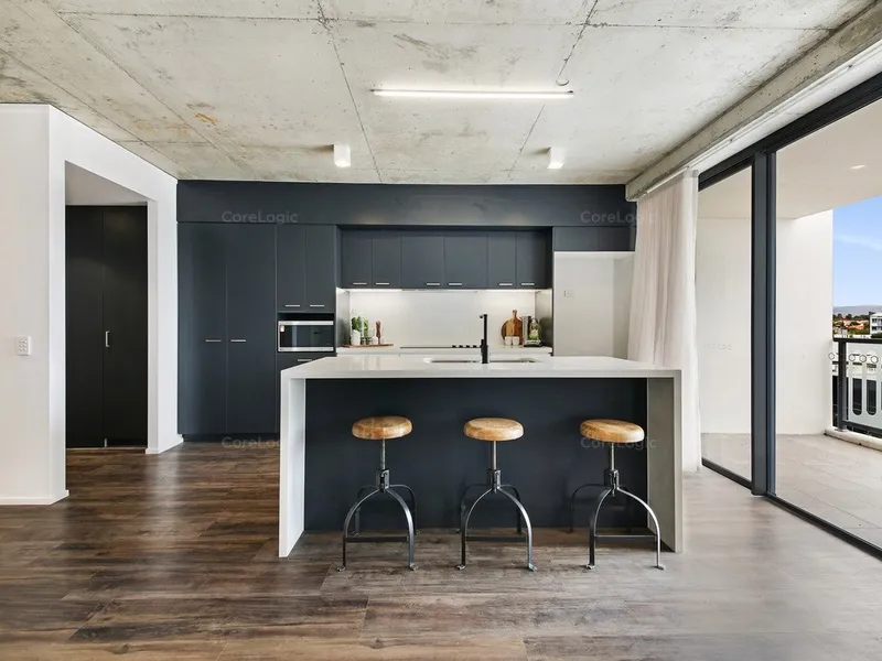 Exclusive Large Two Level Penthouse Apartment (231m2)