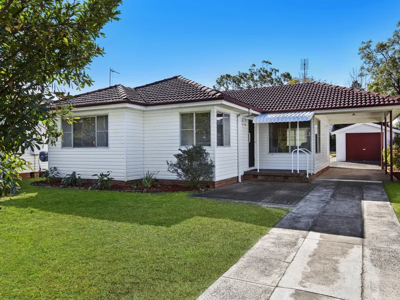 MASSIVE POTENTIAL 696 SQM BLOCK - COUNCIL APPROVED GRANNY FLAT PLANS AVAILABLE