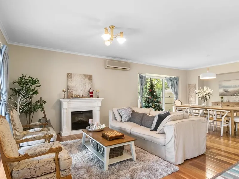 Spacious Family Entertainer, move in for Christmas!