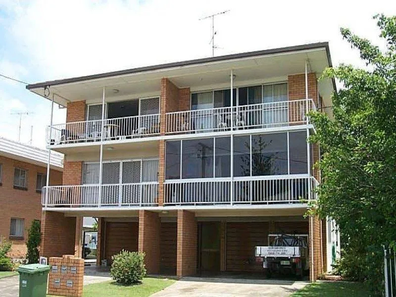 2 Bedroom furnished Unit in Surfers Paradise!
