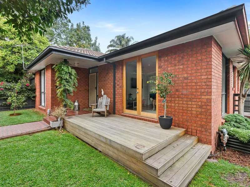 Boutique Living, Blue-Chip Investing, Unbeatable Lifestyle!