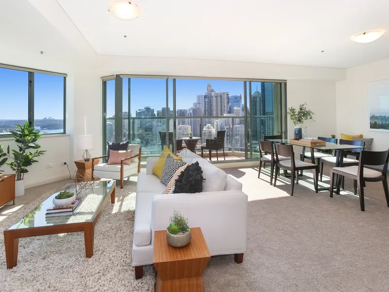 Spacious CBD living with sweeping city views and Vinyl flooring