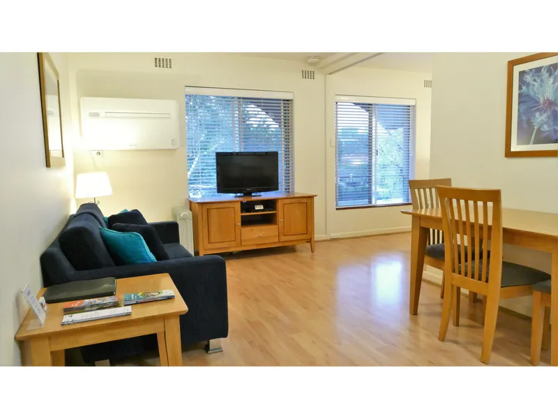 SUPERB FULLY FURNISHED AND EQUIPPED SUBIACO APARTMENT