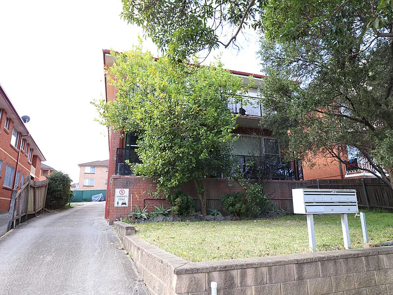 Light Filled Ground Floor Unit