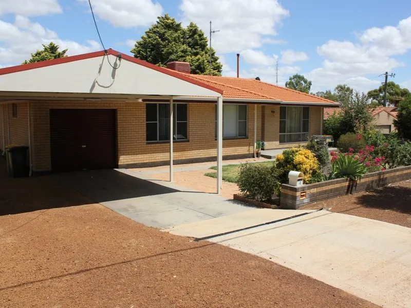 Brick & Tile In Great Location