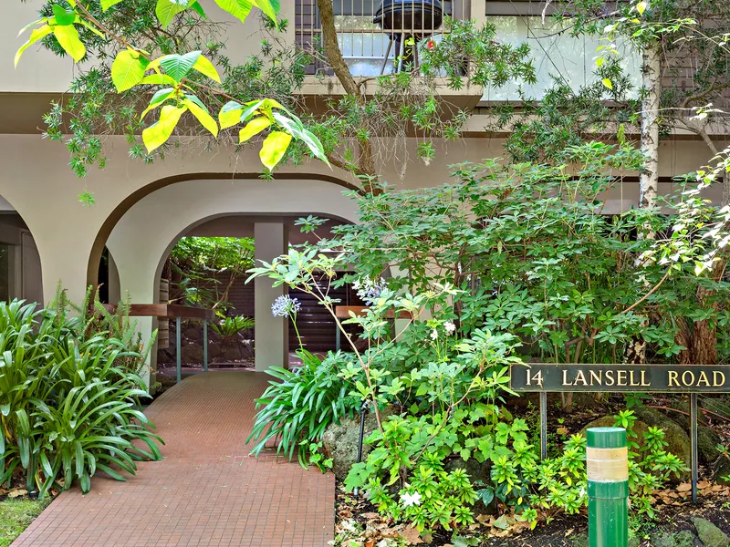 An Exclusive Courtyard Hideaway on the First Floor
