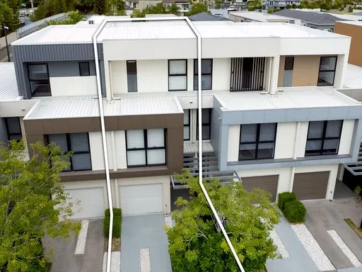ACCESS VIA HARBOURVIEW DRIVE - STUNNING FOUR BEDROOM TOWNHOUSE