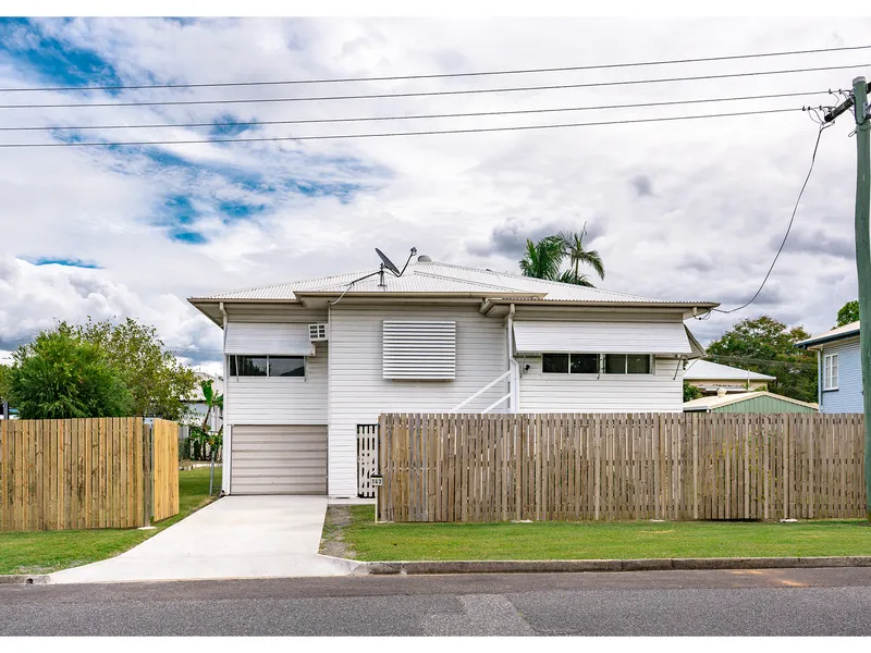 Refreshed Family Home Close to Shopping & Sports Club!
