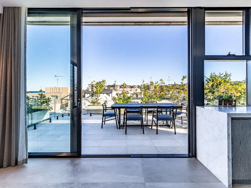 Take Centre Stage In This Luxury Whole Floor Penthouse, Sublime Views From Private Roof Top Terrace
