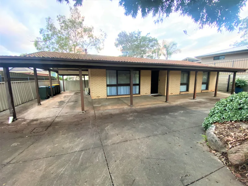 SPACIOUS FAMILY HOME IN A WONDERFUL LOCATION!