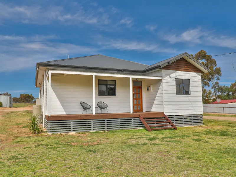 Full renovated home close to Ouyen Lake
