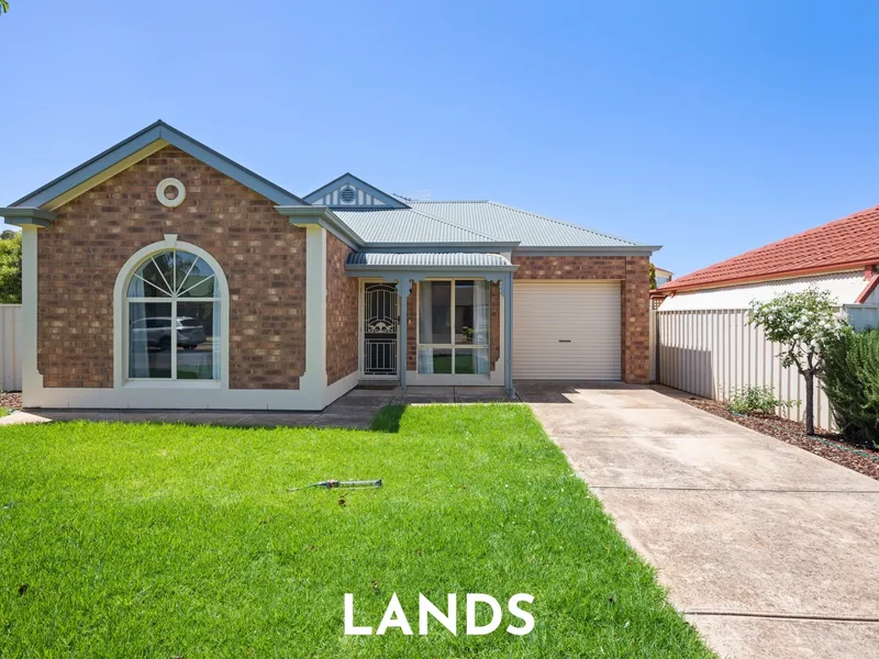Beautifully Presented Home on a Corner Allotment
