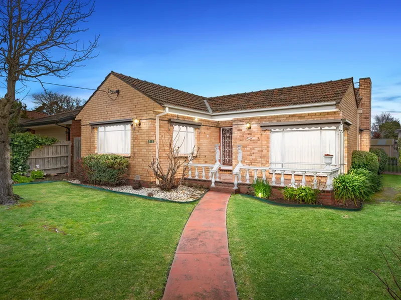 Classic Family Appeal With Corner Potential.