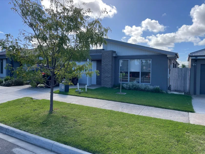 Charming Family Home with access to Club Armstrong