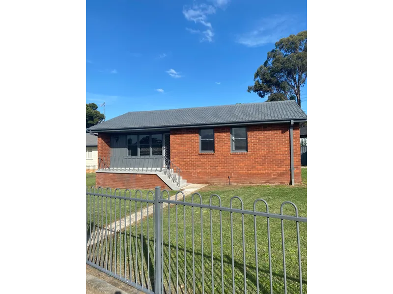 NEWLY REFURBISHED SPACIOUS FAMILY HOME