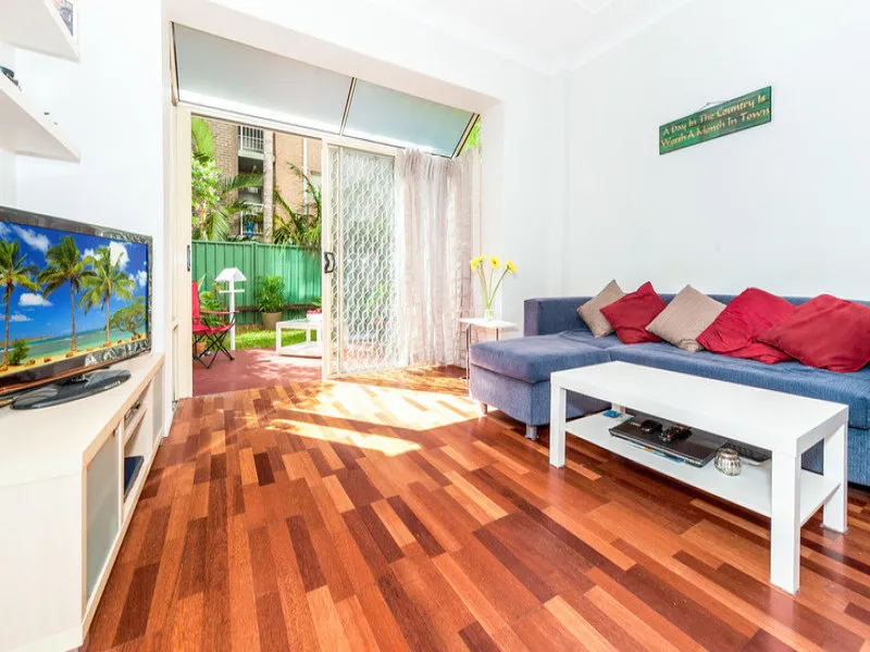 Spacious unit in prime location 