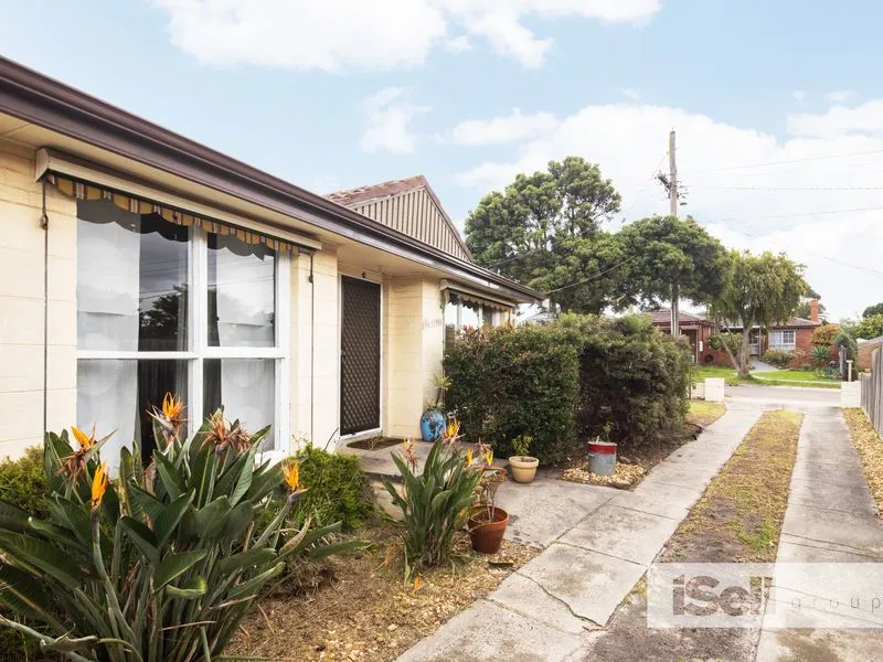 Lovely 3 Bedroom Home in Springvale South