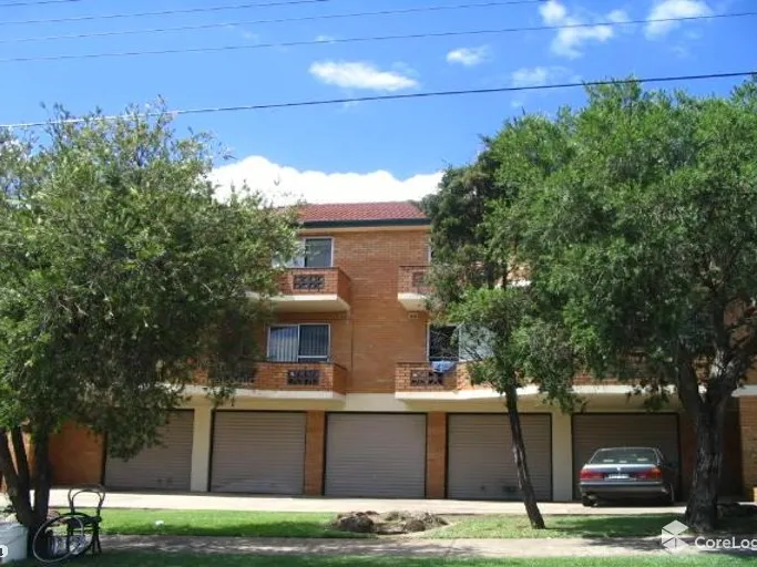 Two Bedroom Unit With Lock up Garage''