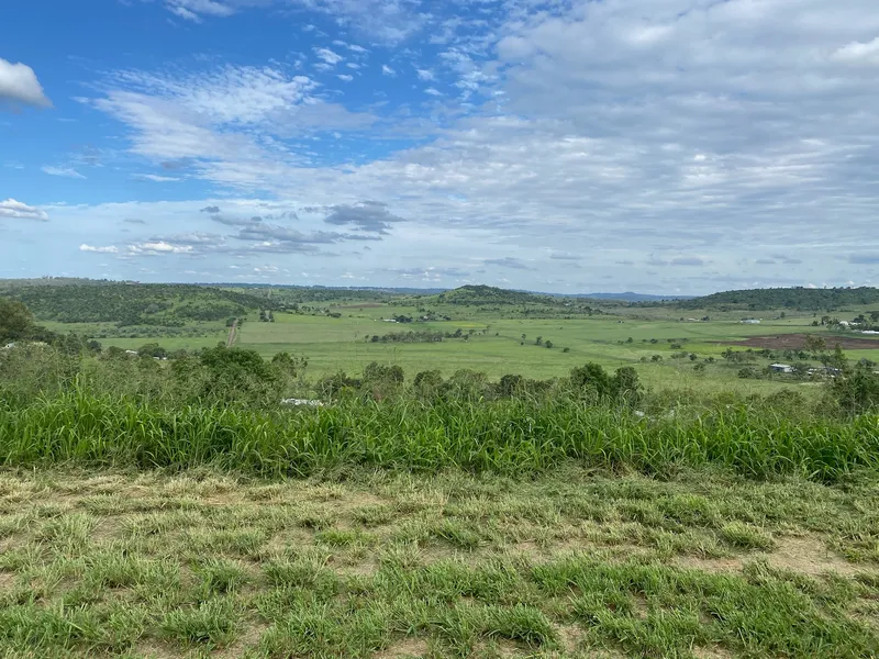 7898m2 allotment high on Glencoe Estate with incredible 180 degree views to Toowoomba!