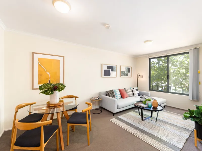 Quiet, stylish lifestyle retreat in the heart of Crows Nest