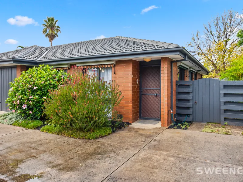 An Ideal Opportunity to Live or Invest in this Idyllic Bayside Suburb!