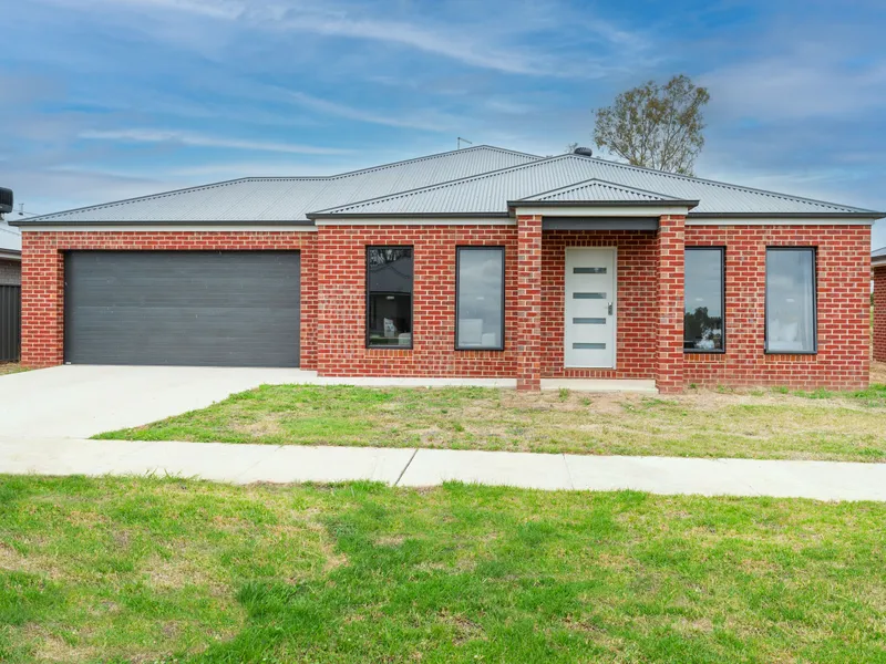 Stylish Four Bedroom Home - Popular Thurgoona Location