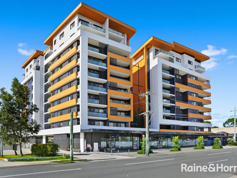 MODERN SPACIOUS SUNNY 2 BEDROOM APARTMENT  IN A PERFECT LOCATION!