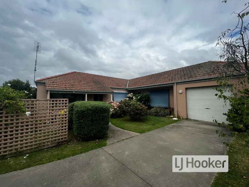 NEAT TWO BEDROOM UNIT