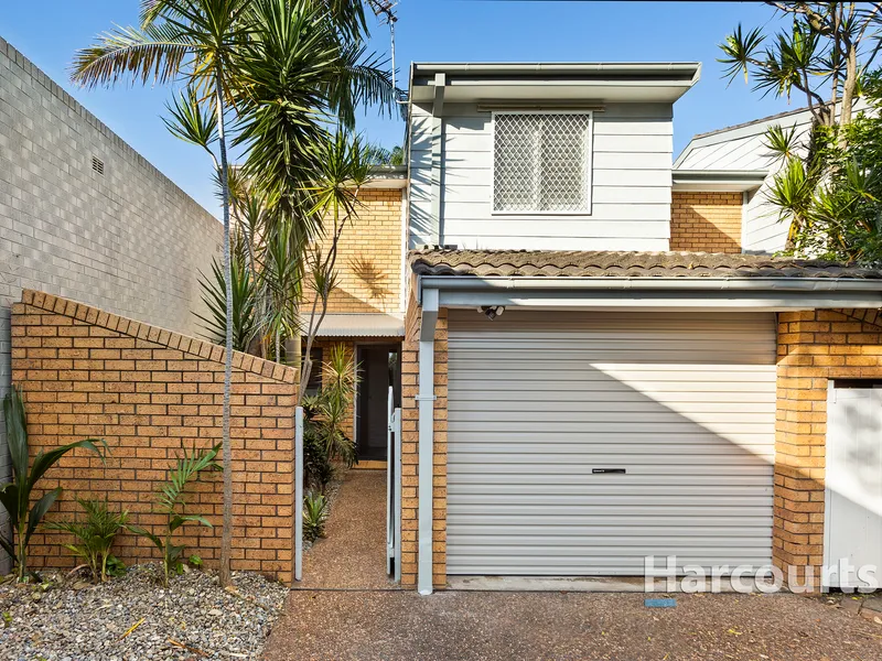 Upgrade Your Inner-City Lifestyle with this Fully Renovated Townhouse