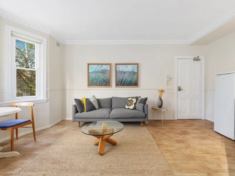 Charming easycare apartment offers private haven in the heart of Potts Point