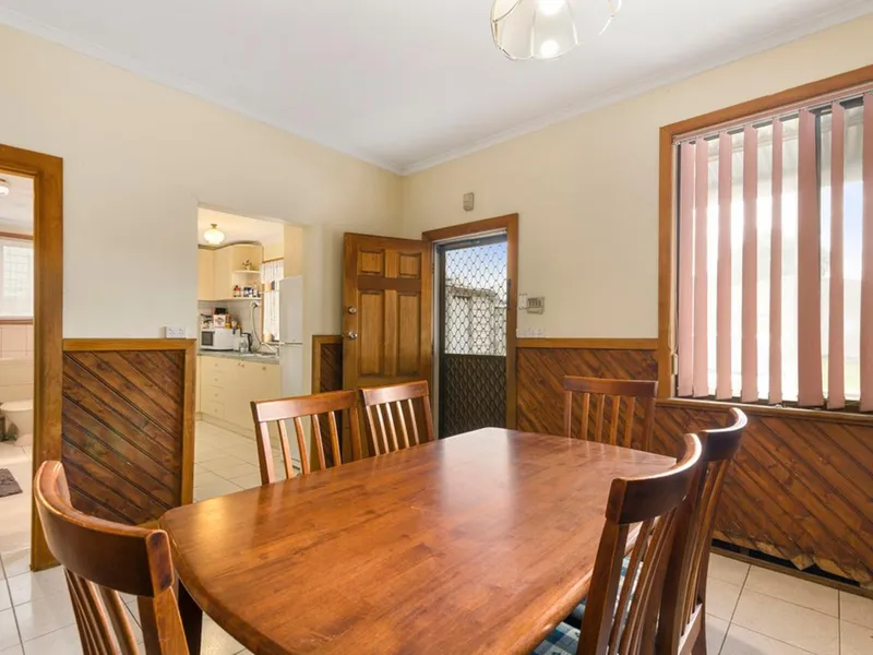 3 bedroom home in heart of Yarraville with large backyard