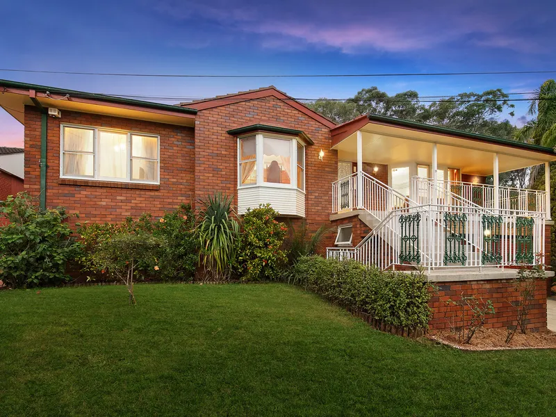 Lovingly kept residence close to local highlights